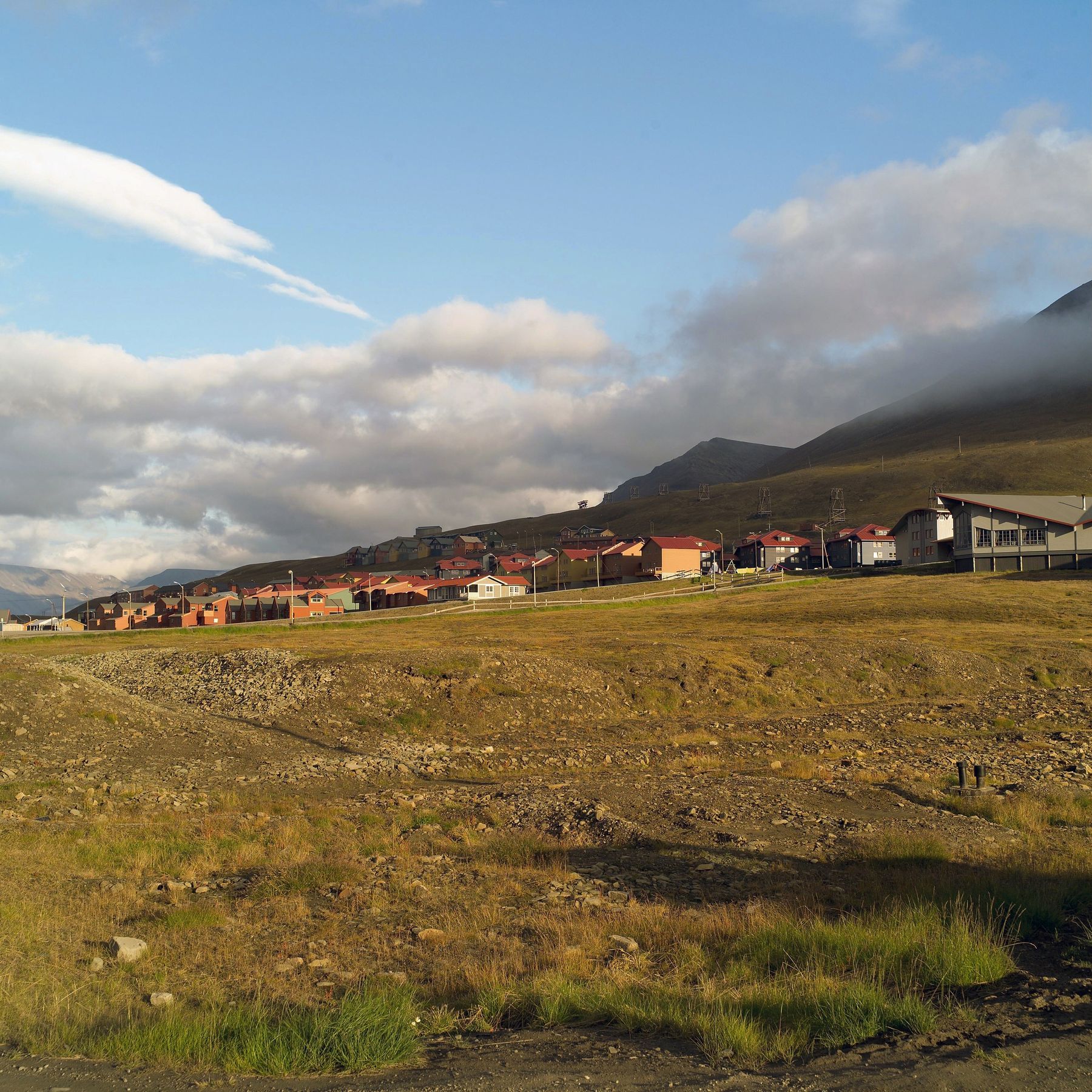 Longyearbyen auf Spitzbergen als Fotolog-Motiv für Svalbard und Stadtgrenze.